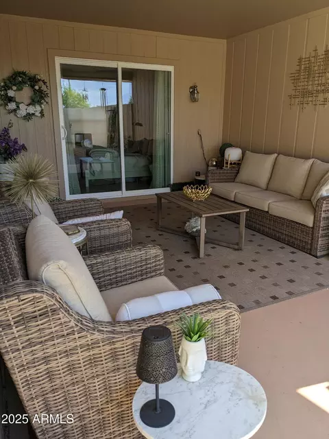 10585 W Palmeras Dr #H, Sun City, AZ 85373
