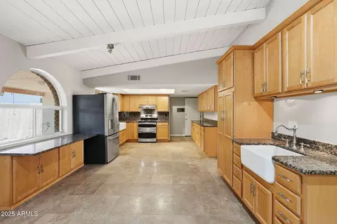 Kitchen - 914 S 132nd St, Gilbert, AZ 85233 photo 1 of 7