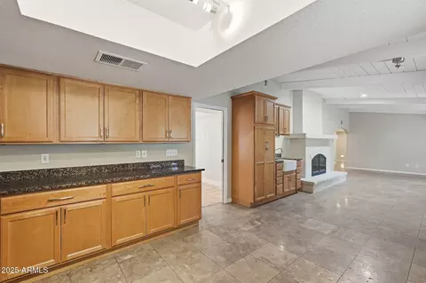 Kitchen - 914 S 132nd St, Gilbert, AZ 85233 photo 5 of 7