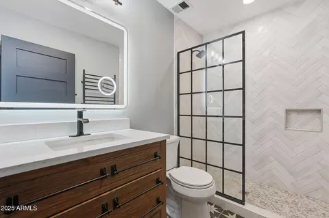 Bath - 914 S 132nd St, Gilbert, AZ 85233 photo 3 of 3