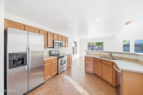 Kitchen - 1709 E Beverly Rd, Phoenix, AZ 85042 photo 1 of 3