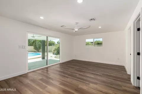 3707 E Amelia Ave, Phoenix, AZ 85018 photo 9