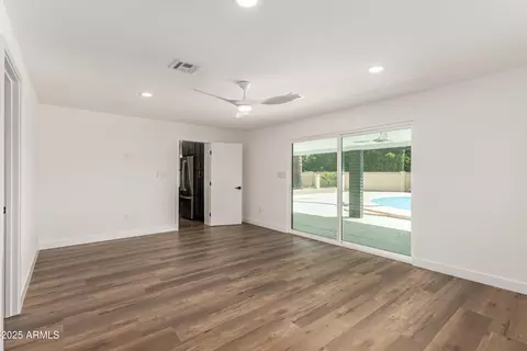 3707 E Amelia Ave, Phoenix, AZ 85018 photo 11