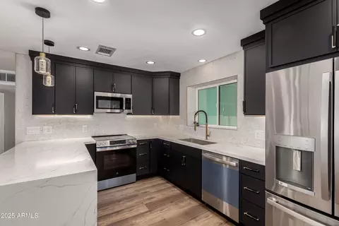 3707 E Amelia Ave, Phoenix, AZ 85018 photo 8