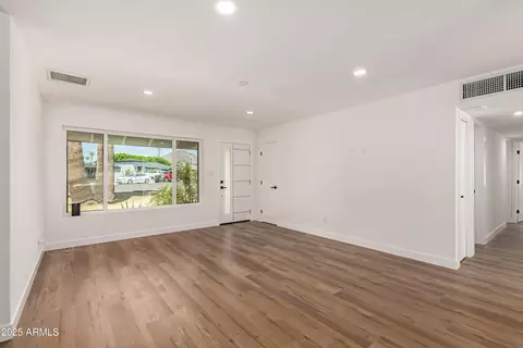 3707 E Amelia Ave, Phoenix, AZ 85018 photo 4