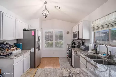 Kitchen - 2246 E Soft Wind Dr, Phoenix, AZ 85024 photo 2 of 8