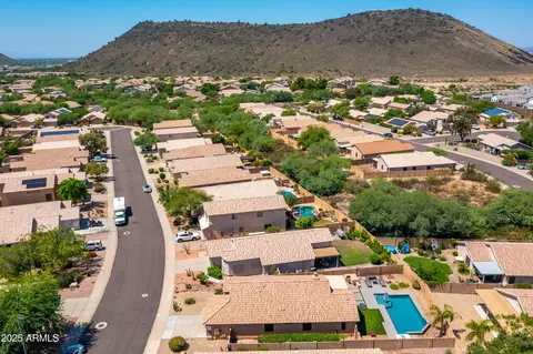 View/Area - 2246 E Soft Wind Dr, Phoenix, AZ 85024 photo 3 of 6