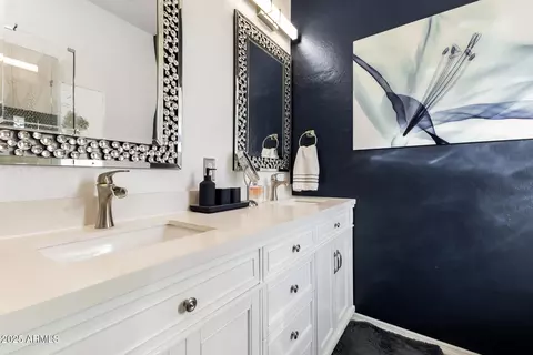 Bath - 948 S Lawther Dr, Apache Junction, AZ 85120 photo 1 of 3
