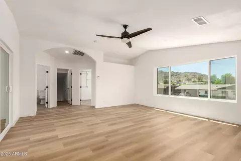 Living - 2210 Everett Dr, Phoenix, AZ 85022 photo 4 of 4