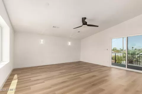 Living - 2210 Everett Dr, Phoenix, AZ 85022 photo 3 of 4