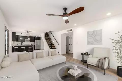 Living - 2210 Everett Dr, Phoenix, AZ 85022 photo 2 of 4