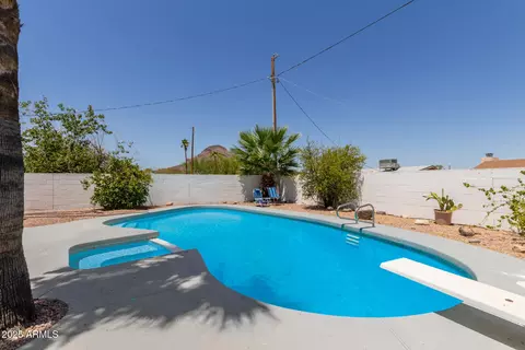 Exterior - 2210 Everett Dr, Phoenix, AZ 85022 photo 9 of 12