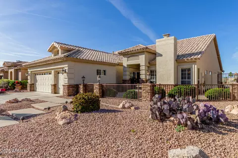5822 S Amberwood Dr, Chandler, AZ 85248