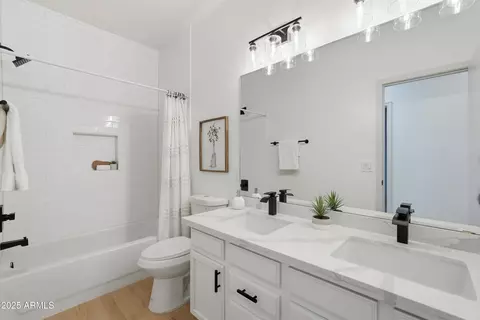 Bath - 656 W Johnson Dr, Gilbert, AZ 85233 photo 1 of 4