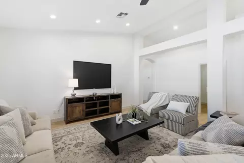 Living - 656 W Johnson Dr, Gilbert, AZ 85233 photo 2 of 3