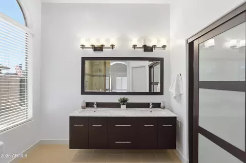 Bath - 656 W Johnson Dr, Gilbert, AZ 85233 photo 3 of 4