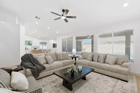 656 W Johnson Dr, Gilbert, AZ 85233