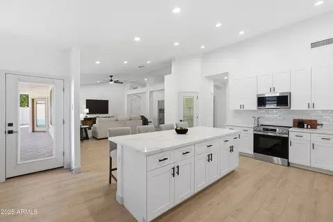 Kitchen - 656 W Johnson Dr, Gilbert, AZ 85233 photo 3 of 4