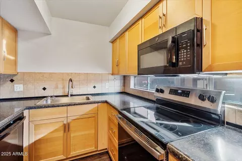 Kitchen - 2662 E Oakleaf Dr, Tempe, AZ 85288 photo 2 of 2