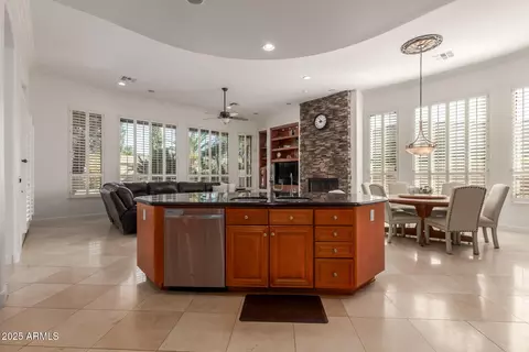 Kitchen - 25817 N Lawler Loop, Phoenix, AZ 85083 photo 4 of 4