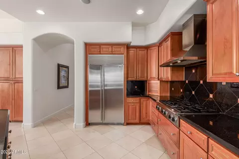 Kitchen - 25817 N Lawler Loop, Phoenix, AZ 85083 photo 3 of 4