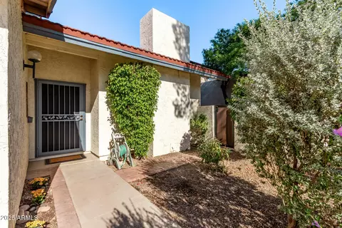 Exterior - 1518 E Candlestick Dr, Tempe, AZ 85283 photo 2 of 9