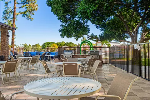 View/Area - 1518 E Candlestick Dr, Tempe, AZ 85283 photo 2 of 9