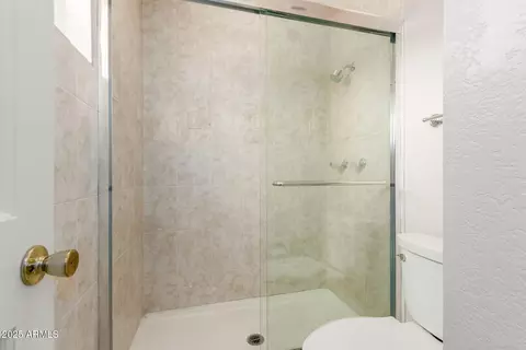 Bath - 1518 E Candlestick Dr, Tempe, AZ 85283 photo 2 of 5