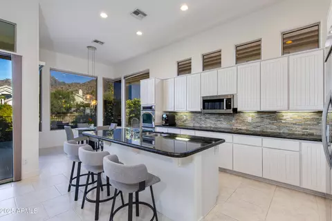 3130 E Squaw Peak Cir, Phoenix, AZ 85016 photo 15
