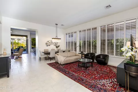 3130 E Squaw Peak Cir, Phoenix, AZ 85016 photo 5