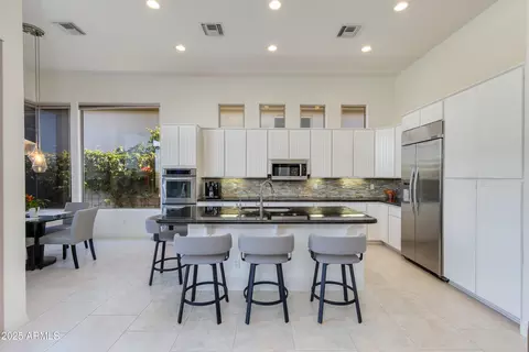 3130 E Squaw Peak Cir, Phoenix, AZ 85016 photo 14