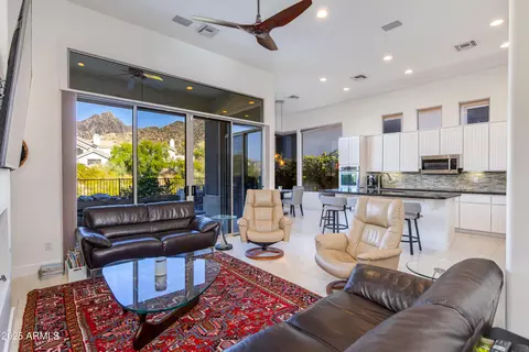 3130 E Squaw Peak Cir, Phoenix, AZ 85016 photo 9
