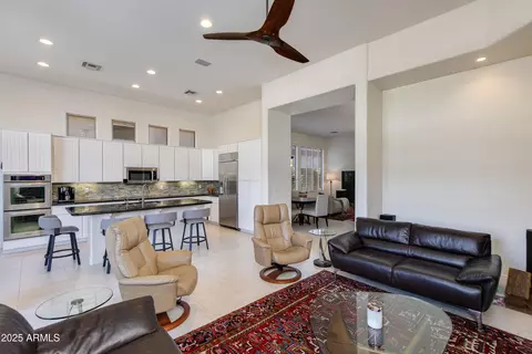 3130 E Squaw Peak Cir, Phoenix, AZ 85016 photo 10