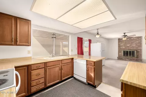Kitchen - 1163 E Glencove St, Mesa, AZ 85203 photo 4 of 4