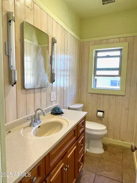Bath - 20 Mojave Trl, Bisbee, AZ 85603 photo 2 of 2