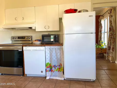 Kitchen - 20 Mojave Trl, Bisbee, AZ 85603 photo 4 of 4