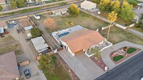 View/Area - 704 E Mesquite Ave, Gilbert, AZ 85296 photo 1 of 9