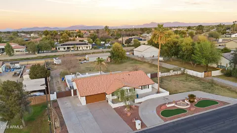 View/Area - 704 E Mesquite Ave, Gilbert, AZ 85296 photo 7 of 9