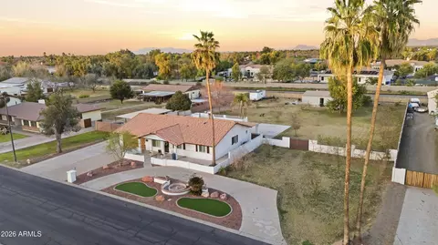 View/Area - 704 E Mesquite Ave, Gilbert, AZ 85296 photo 3 of 9