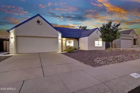 1362 E Wickieup Ln, Phoenix, AZ 85024 photo 3