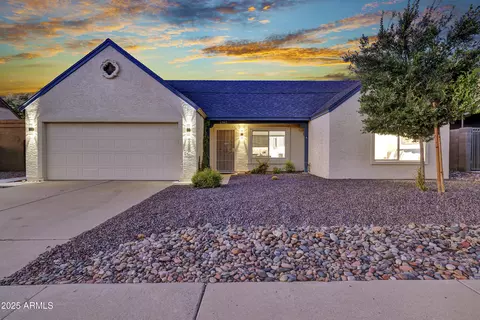 1362 E Wickieup Ln, Phoenix, AZ 85024