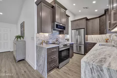 1362 E Wickieup Ln, Phoenix, AZ 85024 photo 15