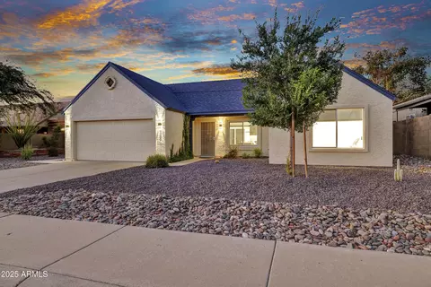 1362 E Wickieup Ln, Phoenix, AZ 85024 photo 2