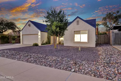 1362 E Wickieup Ln, Phoenix, AZ 85024 photo 7