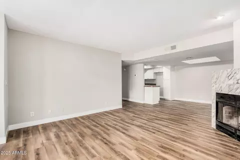 Living - 1840 E Morten Ave #140, Phoenix, AZ 85020 photo 4 of 8