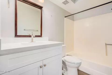 Bath - 1840 E Morten Ave #140, Phoenix, AZ 85020 photo 3 of 3