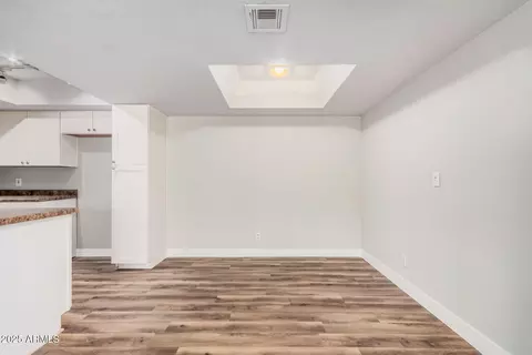 Living - 1840 E Morten Ave #140, Phoenix, AZ 85020 photo 5 of 8