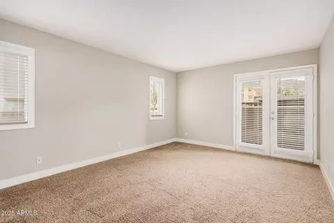 Living - 1840 E Morten Ave #140, Phoenix, AZ 85020 photo 8 of 8