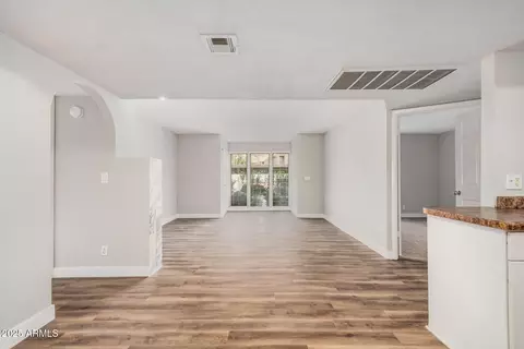 Living - 1840 E Morten Ave #140, Phoenix, AZ 85020 photo 6 of 8