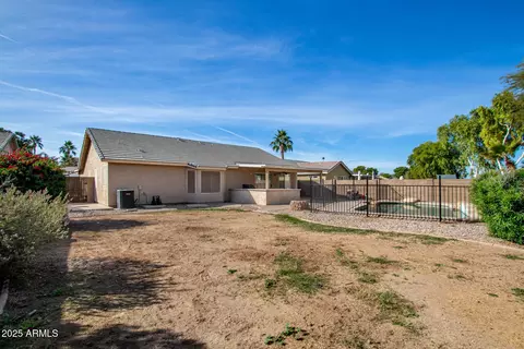 Exterior - 2994 E Tulsa St, Gilbert, AZ 85295 photo 5 of 7